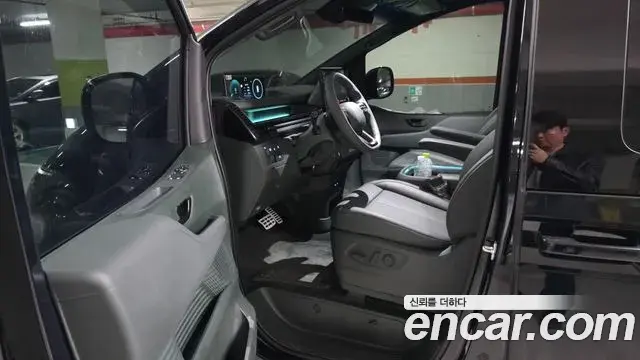 Hyundai Staria 2026 — Photo 6/20