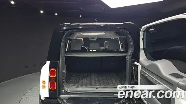 Land Rover Defender 2025 — Фото 20/20
