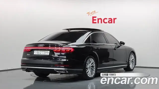 Audi A8 2019 — Photo 1/20