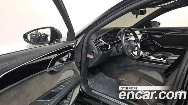 Audi A8 2019 — Photo 9/20