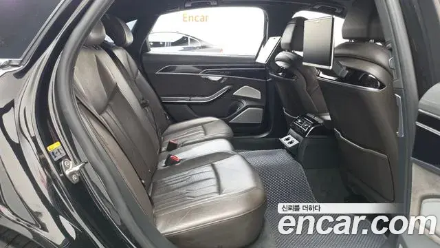 Audi A8 2019 — Photo 10/20