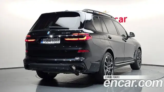 BMW X7 2025 — Фото 1/20