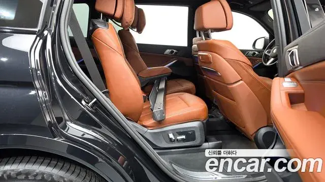 BMW X7 2025 — Фото 10/20