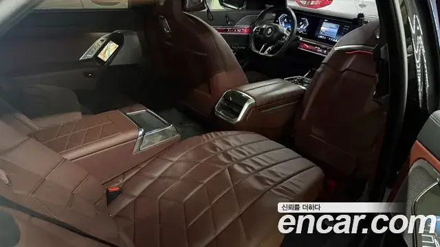 BMW 7 Series 2023 — Photo 14/20