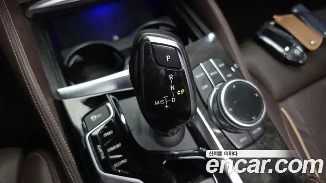 BMW 5 Series 2018 — Фото 9/20