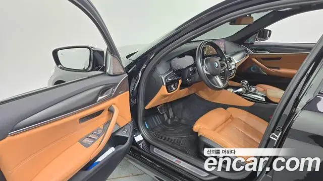 BMW 5 Series 2021 — Şəkil 10/20