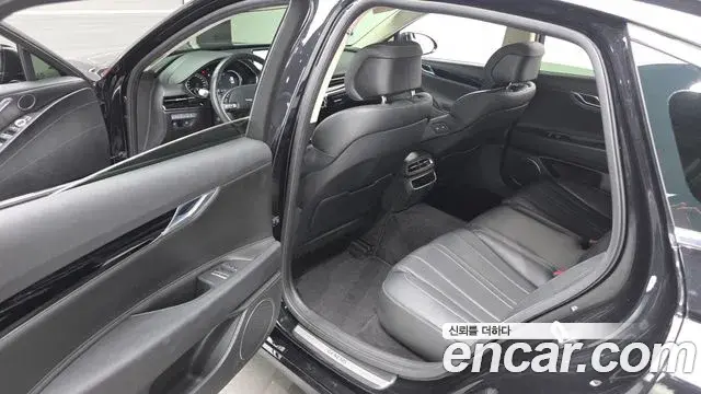Genesis Electrified G80 2023 — Şəkil 11/20