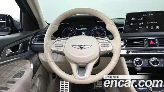 Genesis G70 2018 — Photo 13/20