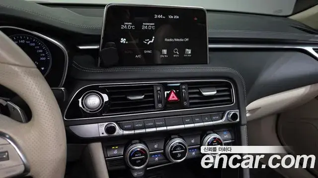 Genesis G70 2018 — Photo 14/20