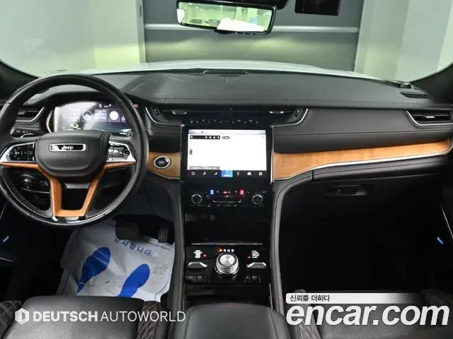 Jeep Grand Cherokee 2023 — Photo 9/20