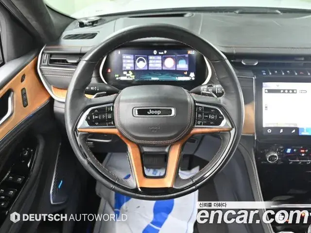 Jeep Grand Cherokee 2023 — Photo 12/20