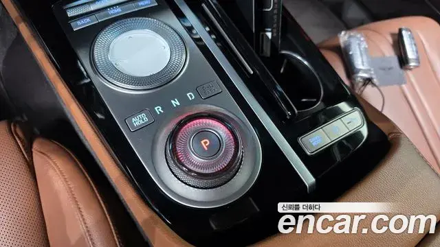 Genesis Electrified G80 2022 — Photo 9/20