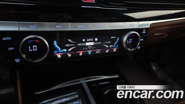 Genesis Electrified G80 2022 — Photo 17/20