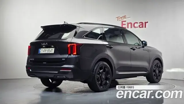Kia Sorento 2023 — Photo 2/20