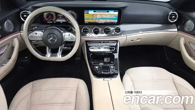 Mercedes-Benz E-Class 2019 — Photo 7/20