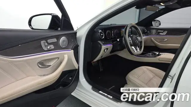 Mercedes-Benz E-Class 2019 — Photo 10/20