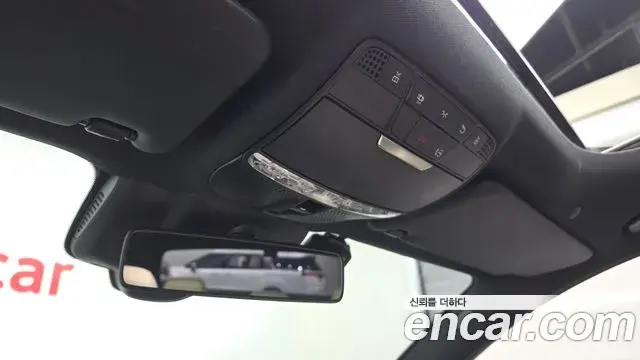 Mercedes-Benz E-Class 2019 — Photo 18/20