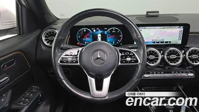 Mercedes-Benz GLB-Class 2022 — Şəkil 14/20