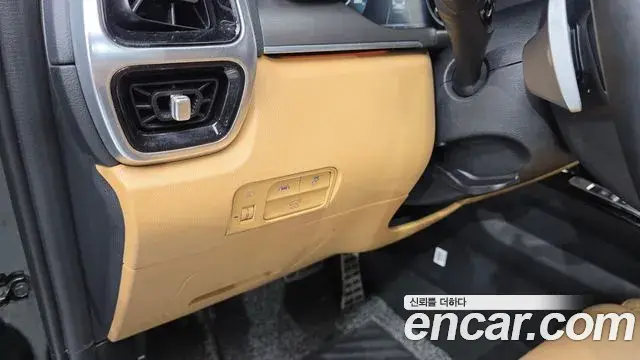 Kia Sorento 2023 — Şəkil 19/20