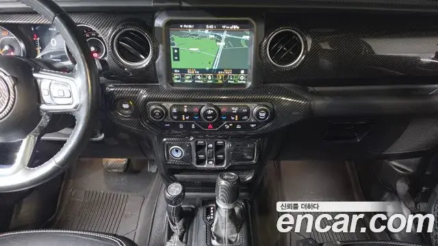 Jeep Wrangler 2021 — Şəkil 16/20