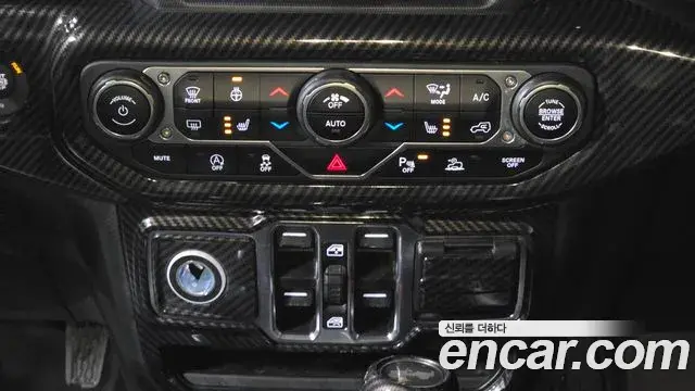 Jeep Wrangler 2021 — Şəkil 19/20
