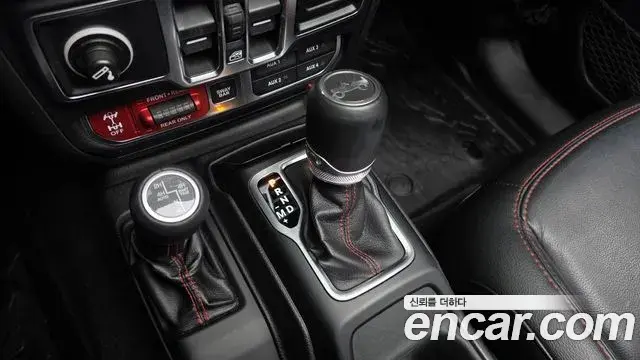 Jeep Wrangler 2019 — Şəkil 9/20