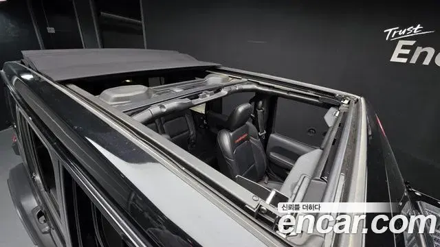 Jeep Wrangler 2019 — Şəkil 19/20
