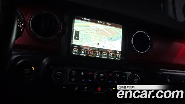 Jeep Wrangler 2018 — Şəkil 8/20