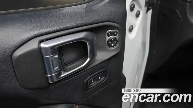 Jeep Wrangler 2018 — Şəkil 2/20