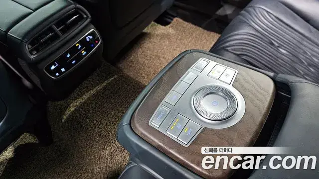 Genesis Electrified G80 2020 — Photo 18/20