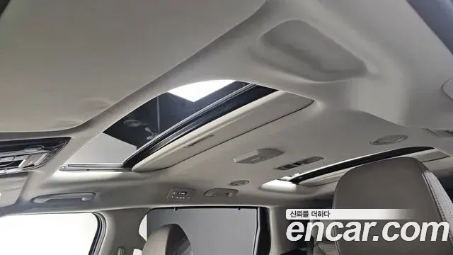 Kia Carnival 2023 — Фото 19/20