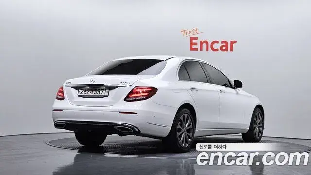 Mercedes-Benz E-Class 2018 — Şəkil 14/20
