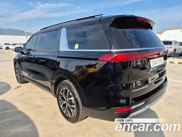 Kia Carnival 2021 — Photo 2/15