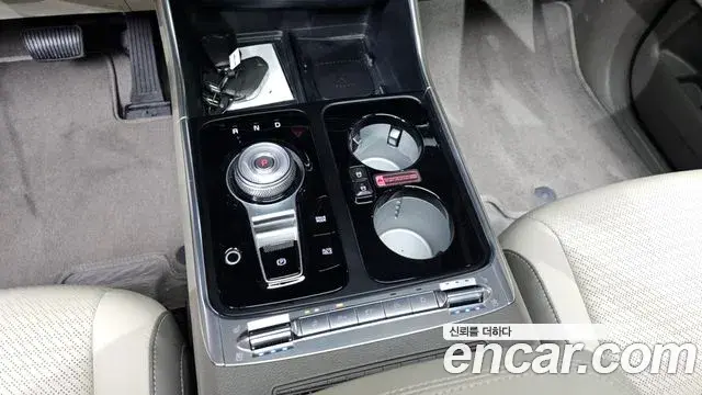 Kia Carnival 2023 — Photo 9/20