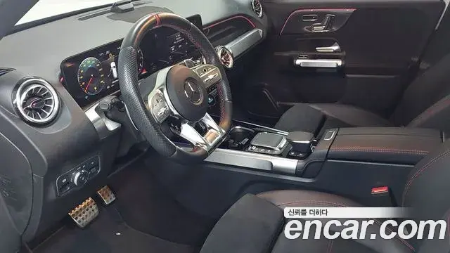 Mercedes-Benz GLB-Class 2022 — Photo 14/20