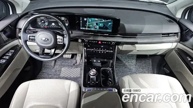 Kia Carnival 2021 — Photo 7/20