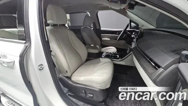 Kia Carnival 2021 — Photo 11/20