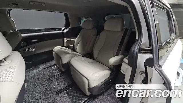 Kia Carnival 2021 — Photo 12/20