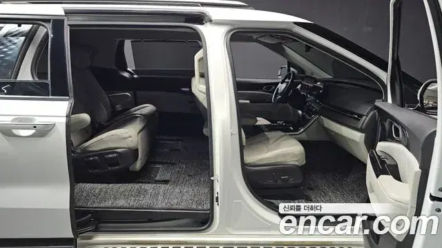 Kia Carnival 2021 — Photo 13/20