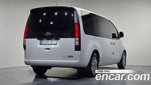Hyundai Staria 2023 — Photo 2/20