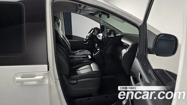 Hyundai Staria 2023 — Photo 11/20