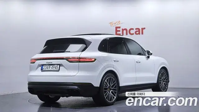 Porsche Cayenne 2022 — Photo 2/20