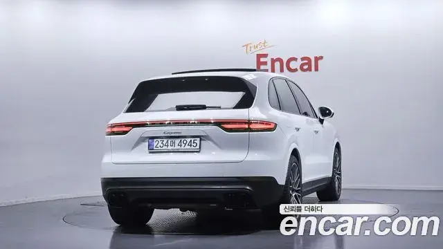 Porsche Cayenne 2022 — Photo 4/20
