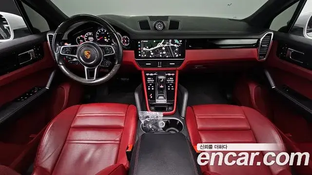 Porsche Cayenne 2022 — Photo 7/20