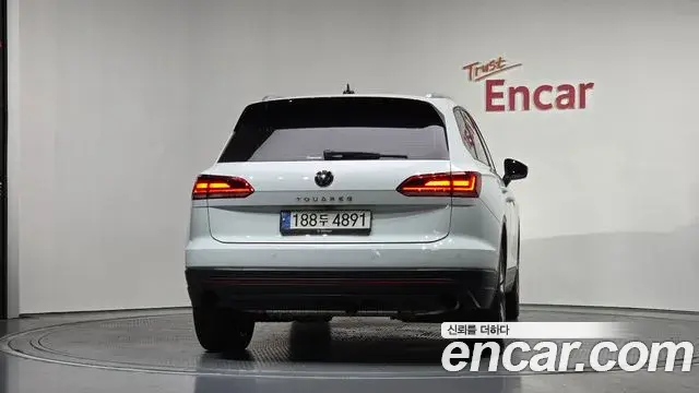 Volkswagen Touareg 2020 — Photo 4/20