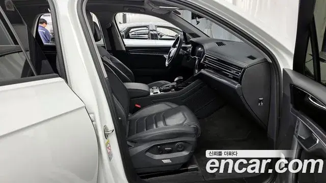 Volkswagen Touareg 2020 — Photo 11/20