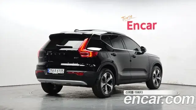 Volvo XC40 2023 — Şəkil 2/20