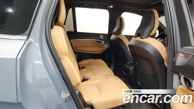 Volvo XC90 2022 — Photo 12/20