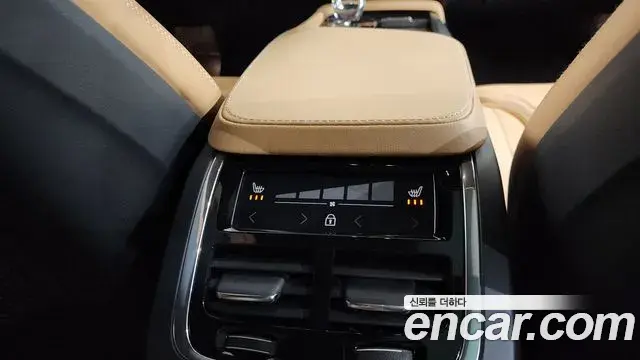 Volvo XC90 2022 — Photo 19/20