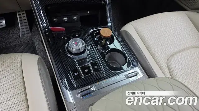 Kia Carnival 2021 — Photo 9/20